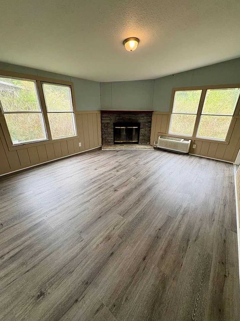 Spacious 5BR / 2BR in Tompkinsville KY! — Photo 3