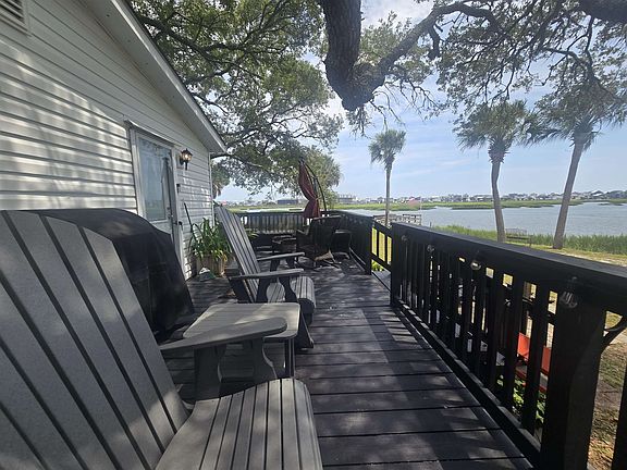 4th image of 346 Ocean Breeze Dr.