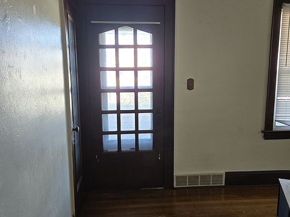 4th image of 2061 Lewis Dr Unit 2
