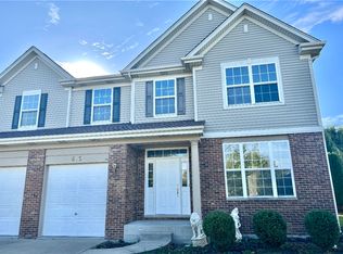 615 Commons Dr, Shorewood, IL