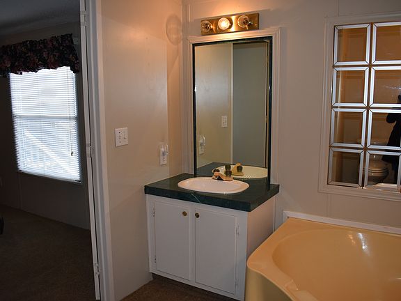 5th image of 4608 Hillcrest Dr