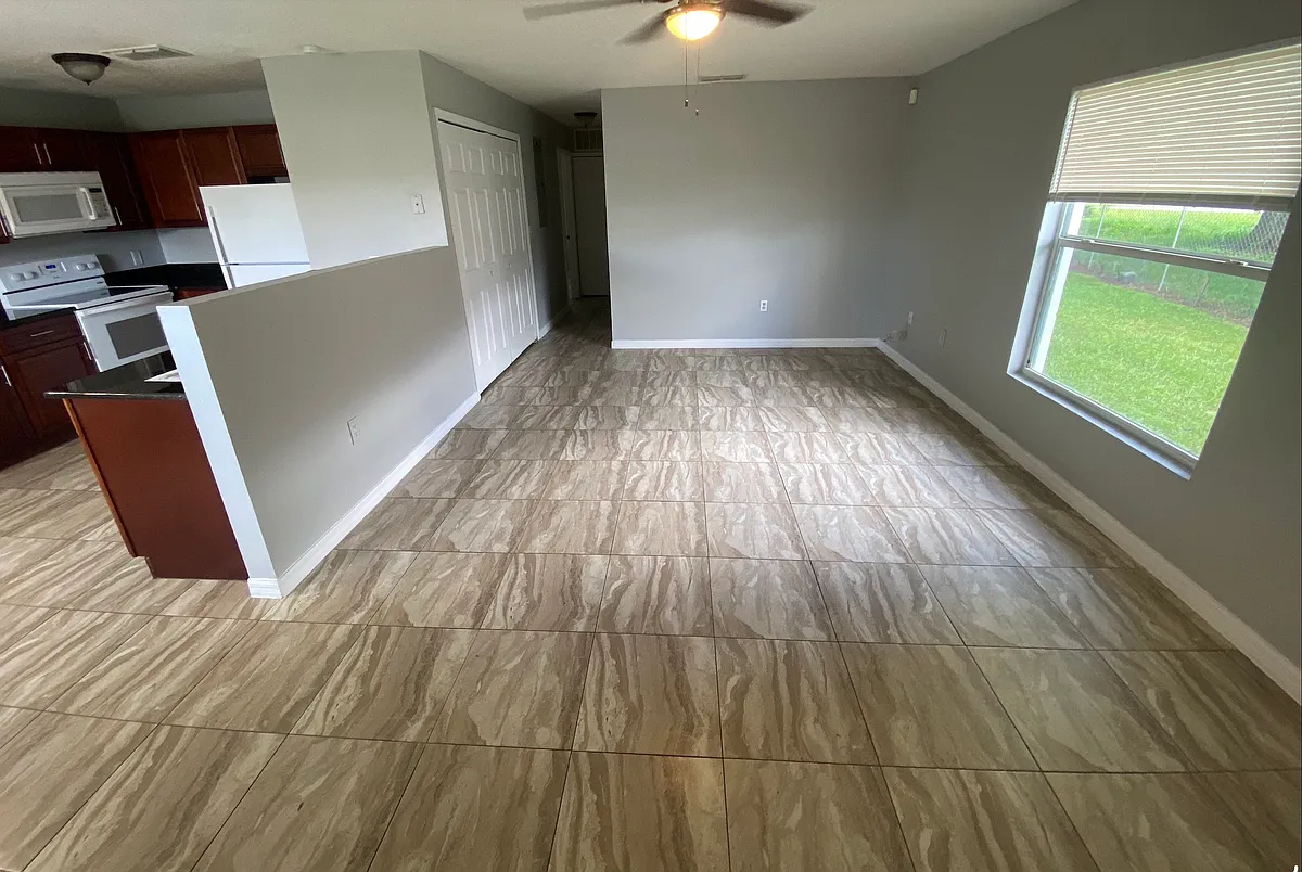 Building Photo - 754 Platypus Ct #754