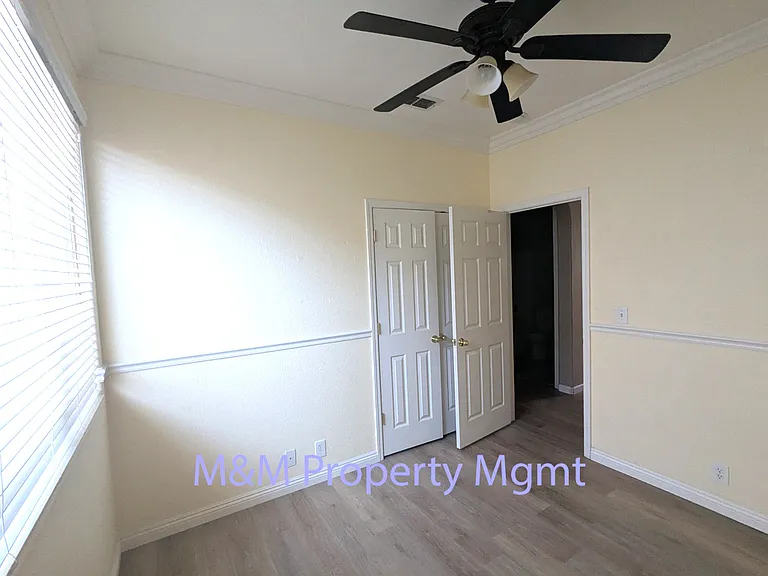 5042 Jurgenson Way — Photo 11