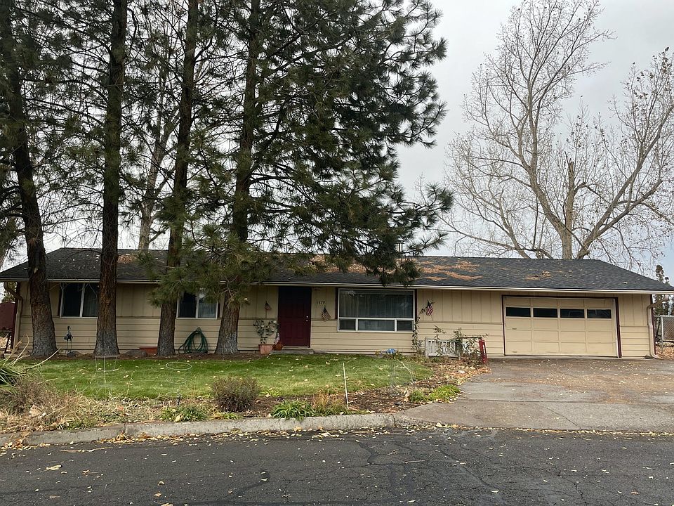 1st image of 1579 NE Bailey Way