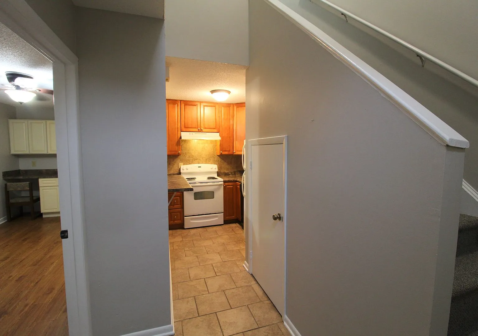 Camden Townhomes 1345 — Photo 2