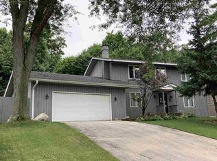 4929 Alpine Park Dr, Rockford, IL 61108