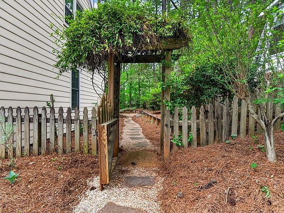 4th image of 7509 Milestone Ct