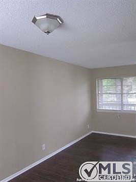 2nd image of 903 Zachry Dr
