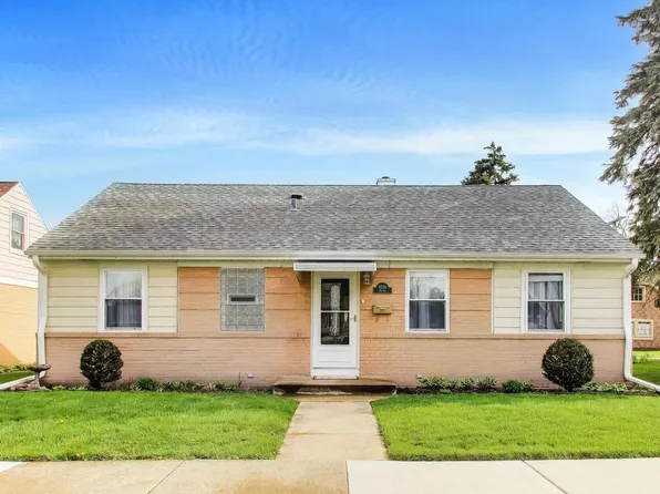 9529 Monroe Ave, Brookfield, IL 60513