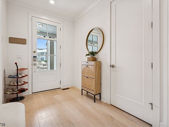 2nd image of 27 Brambling Rd