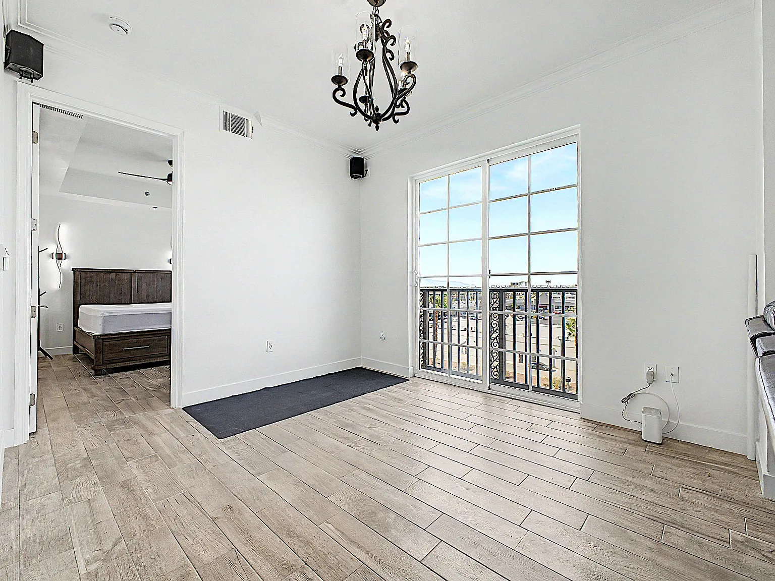 2 bed, 2.5 bath, 1196 sqft, $3,700 — Photo 3