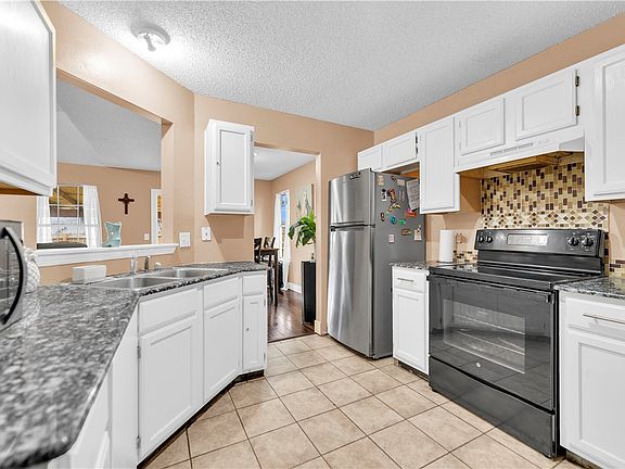 2nd image of 2385 Bering Pl