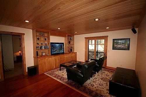 4th image of 870 Sunny Dr