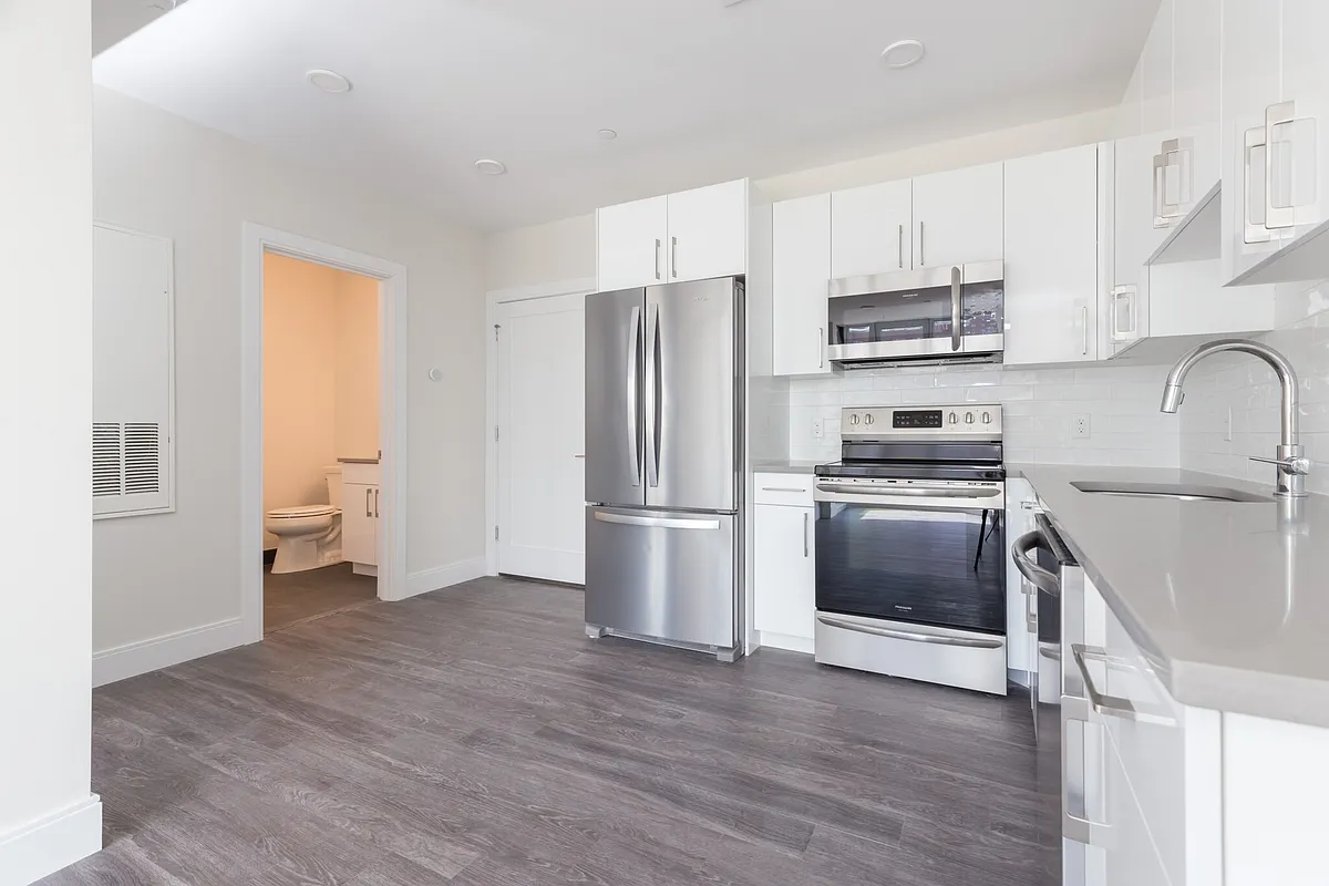 Building Photo - 1065 Tremont St #304
