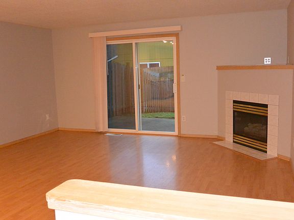 5th image of 9019 NE Lewis Dr