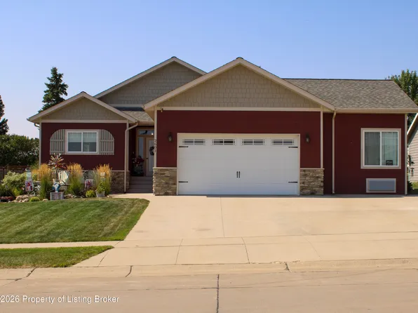 2601 2nd St NE, Watford City, ND 58854