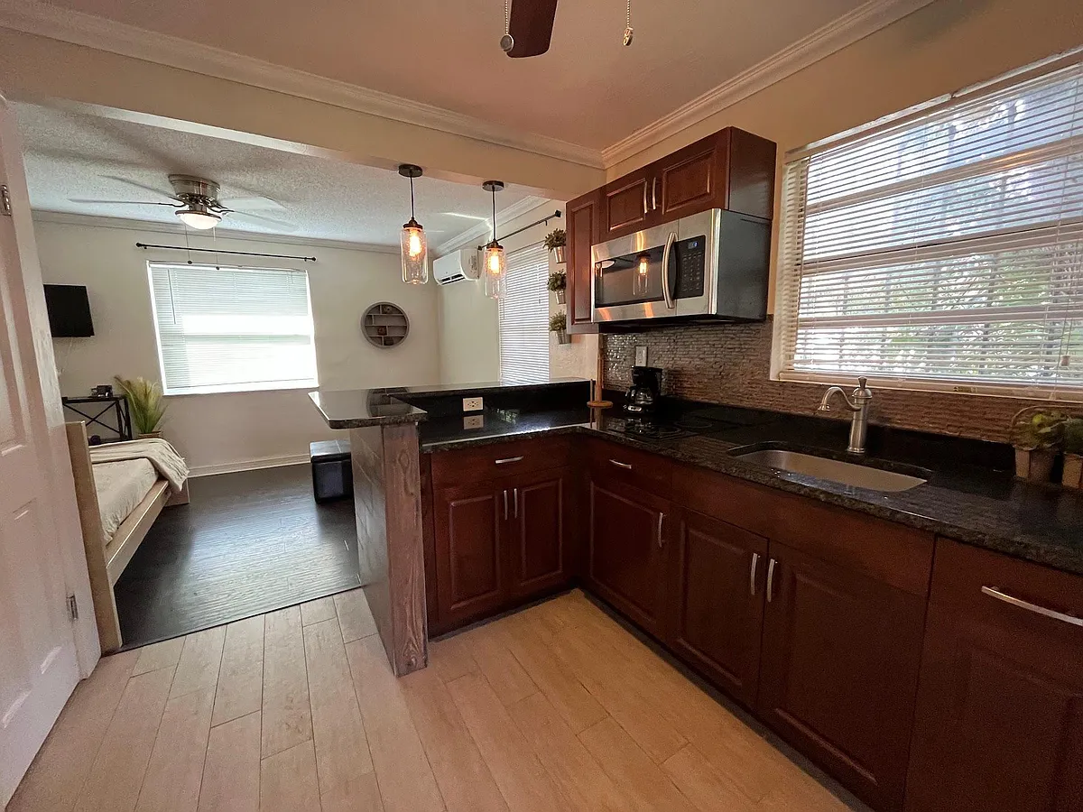 Building Photo - 819 Menendez Ct