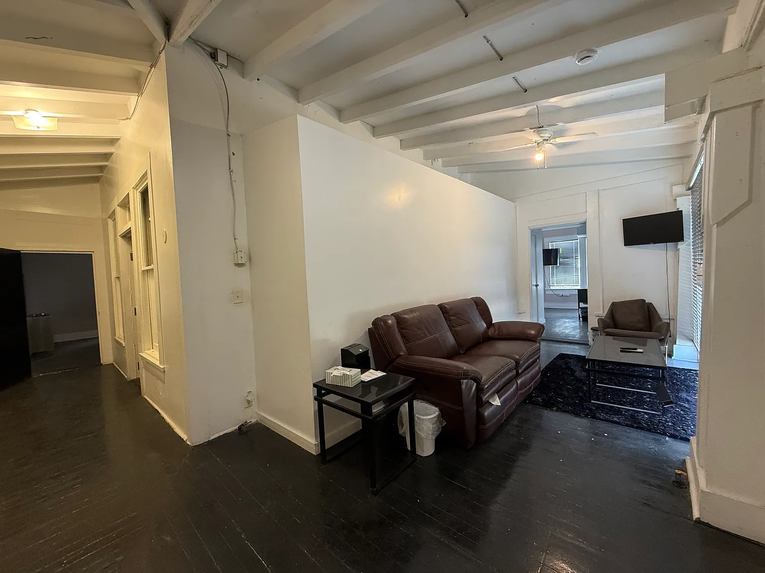 6 bed, 2406 sqft, $2,400 — Photo 3