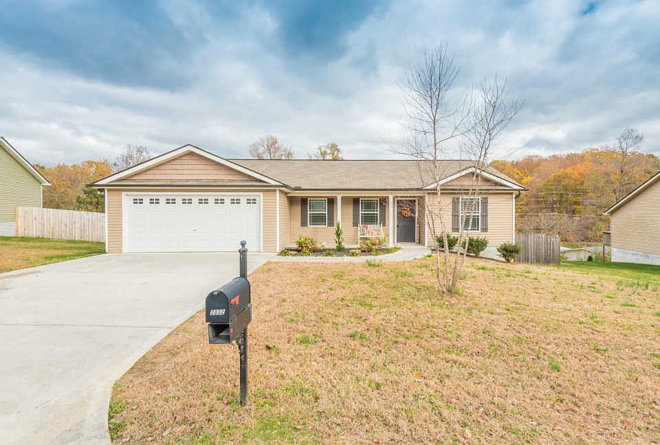 1st image of 2832 Hopscotch Ln