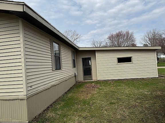 3rd image of 105 Fawndale Dr