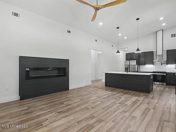 5th image of 7510 Mahoney Dr