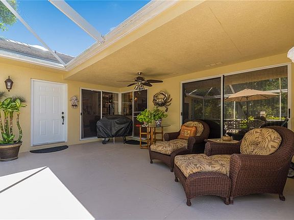 4th image of 1240 NW Sun Terrace Cir #11A