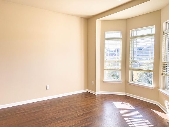 3rd image of 4861 Coal Creek Dr