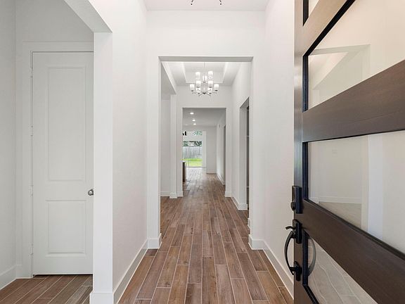 3rd image of 8011 Fenway Heights Dr