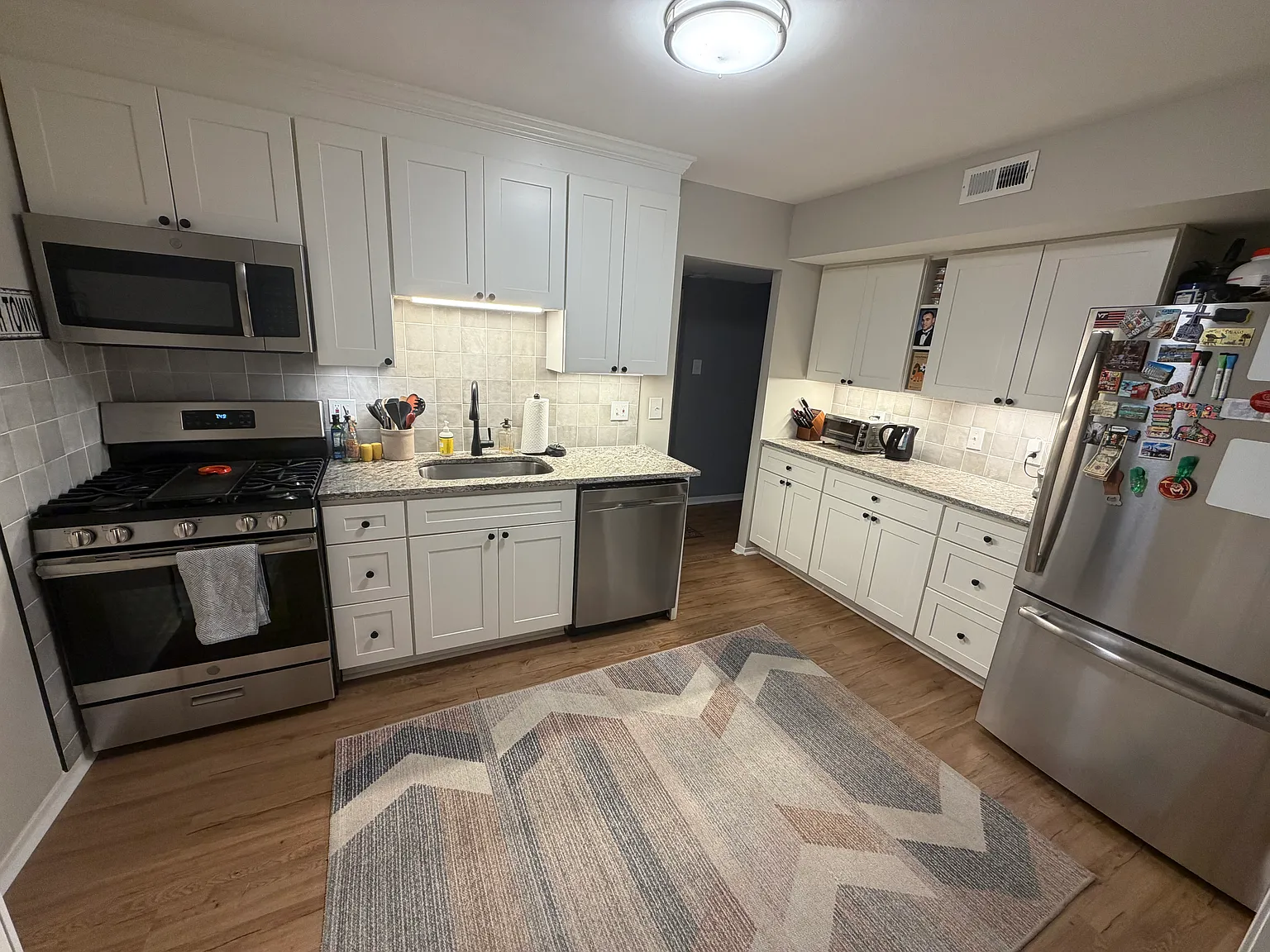 2 bed, 1112 sqft, $2,600 — Photo 4