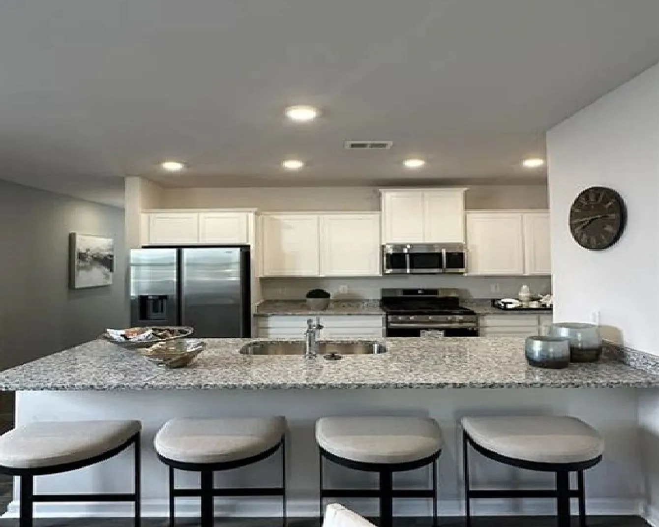 New 4/2.5 Townhome Near Lake Conestee and downtown Mauldin! — Photo 1