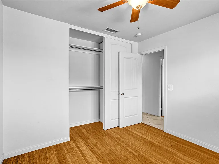 2683 Caulfield Dr — Photo 3