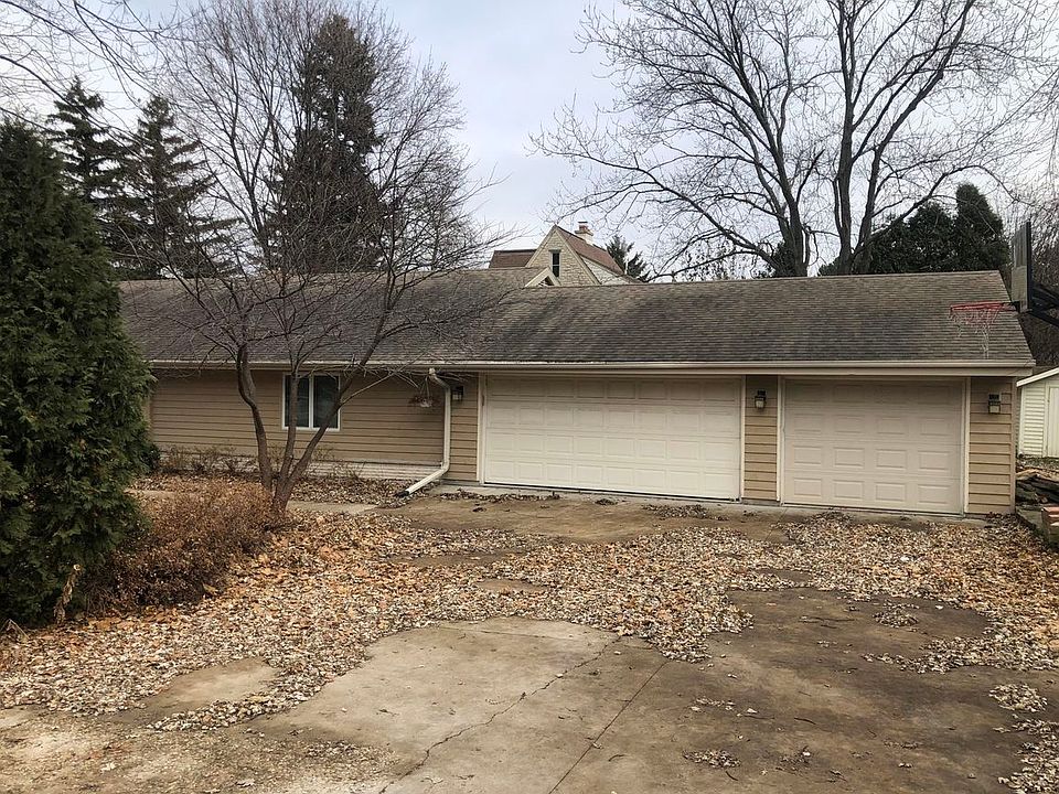 2nd image of 460 Leanore Ln