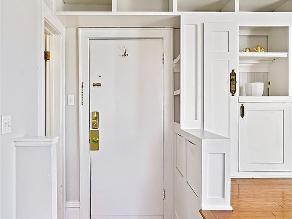 5th image of 1356 Pearl Street #301