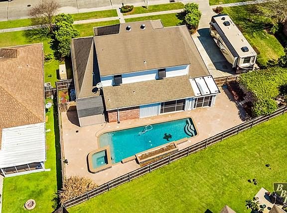 3rd image of 184 Aubrey Dr