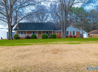42 NE Shannon Dr, Decatur, AL 35603