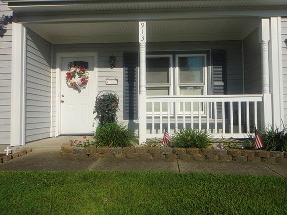 3rd image of 913 Pendergrass Ct