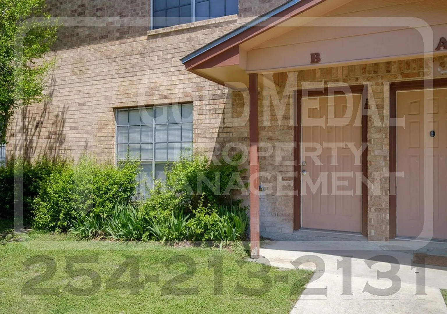 1803 Cedarhill Dr — Photo 1