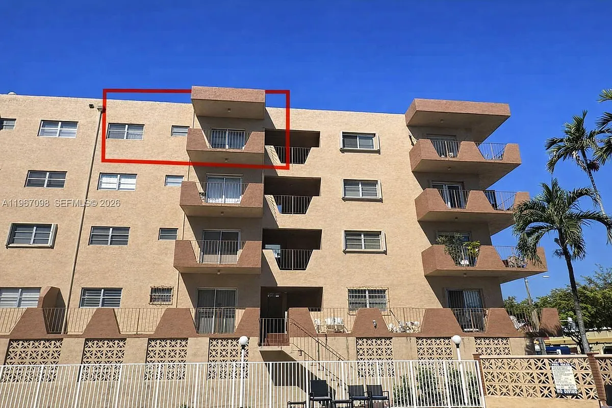 Building Photo - 1630 W 46th St #514B