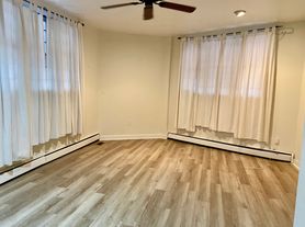 1028 E Passyunk Ave, Philadelphia, PA