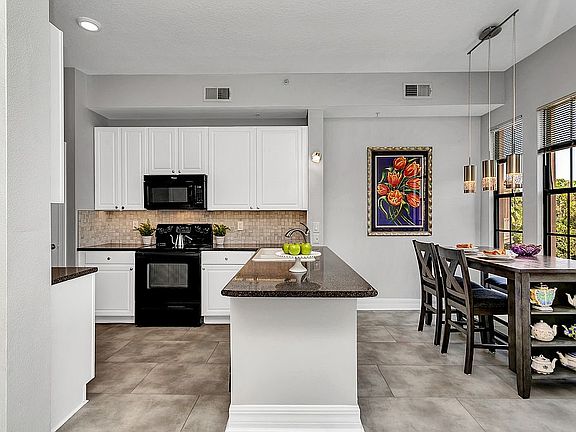 5th image of 501 Mirasol Cir APT 405
