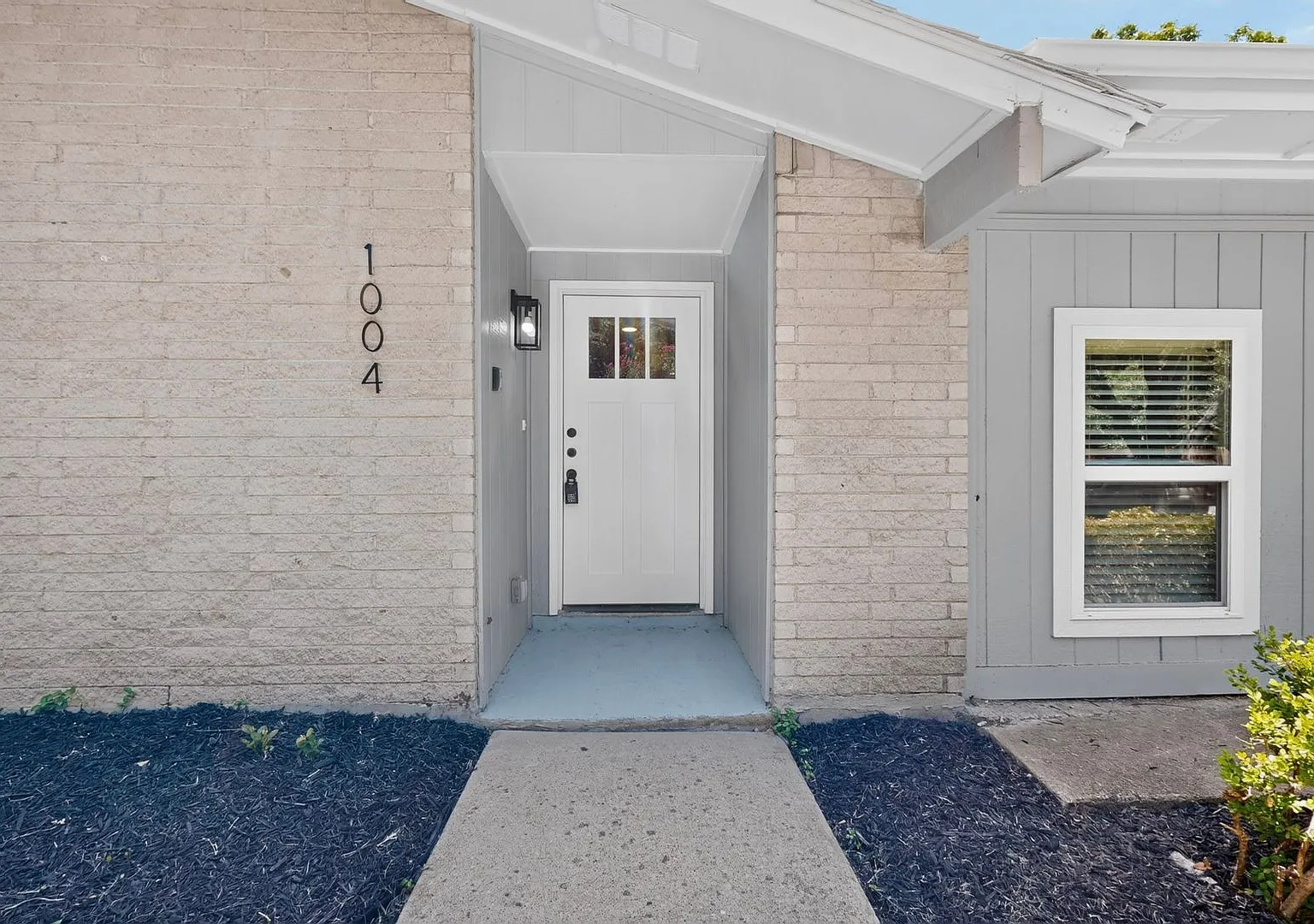 Plano Gem Ready To Be Your Home — Photo 3