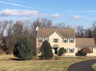 14 Deer Run, Washington, NJ 07882