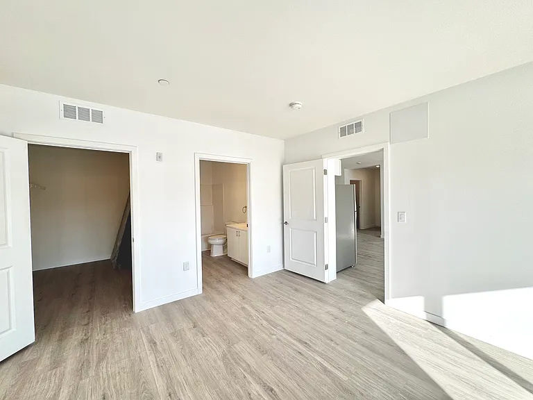 915 N Broad St #705 — Photo 11