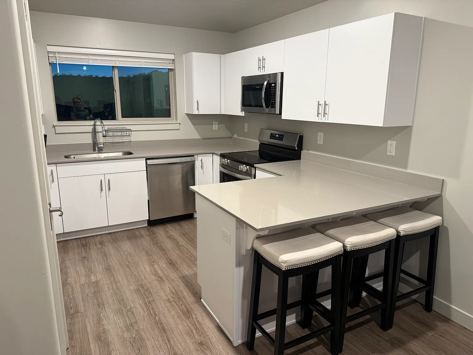 2 bed, 903 sqft, $1,600 — Photo 4