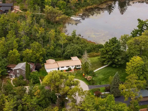 8968 Wintergreen Ave, Traverse City, MI 49685