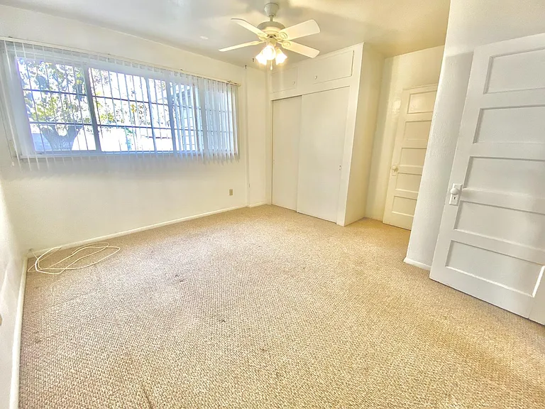 521 Avenue L — Photo 6