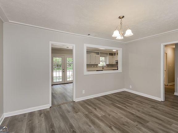4th image of 883 Waterside Dr SE