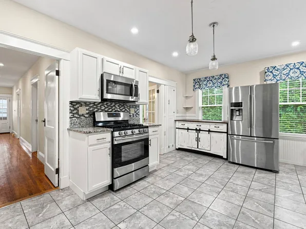 40 County St #2, Peabody, MA 01960