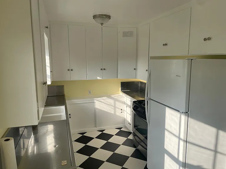 255 Nieto Ave #C — Photo 7