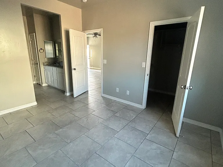 2925 N Central St — Photo 9